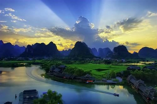 Golden Route China Tour  - 12 Days Tour of Beijing, Xian, Guilin and Shanghai