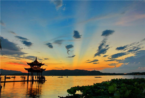 西湖1.jpg