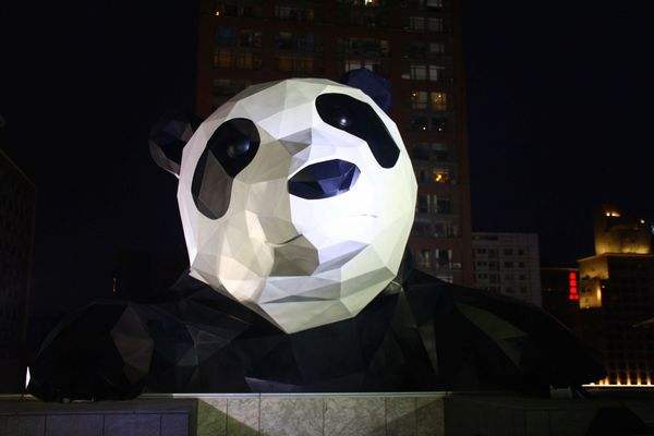 熊猫雕塑.jpg